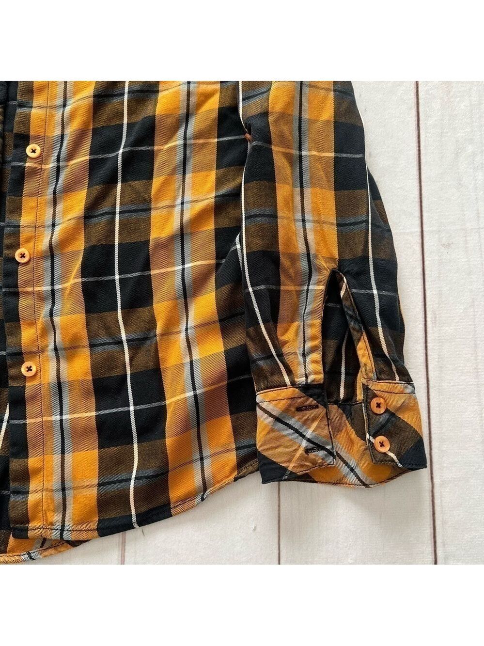 Billy T Women's L Soft Mabry Checkered Gold Long Sleeve Button Up Collared Shirt - Picture 6 of 10